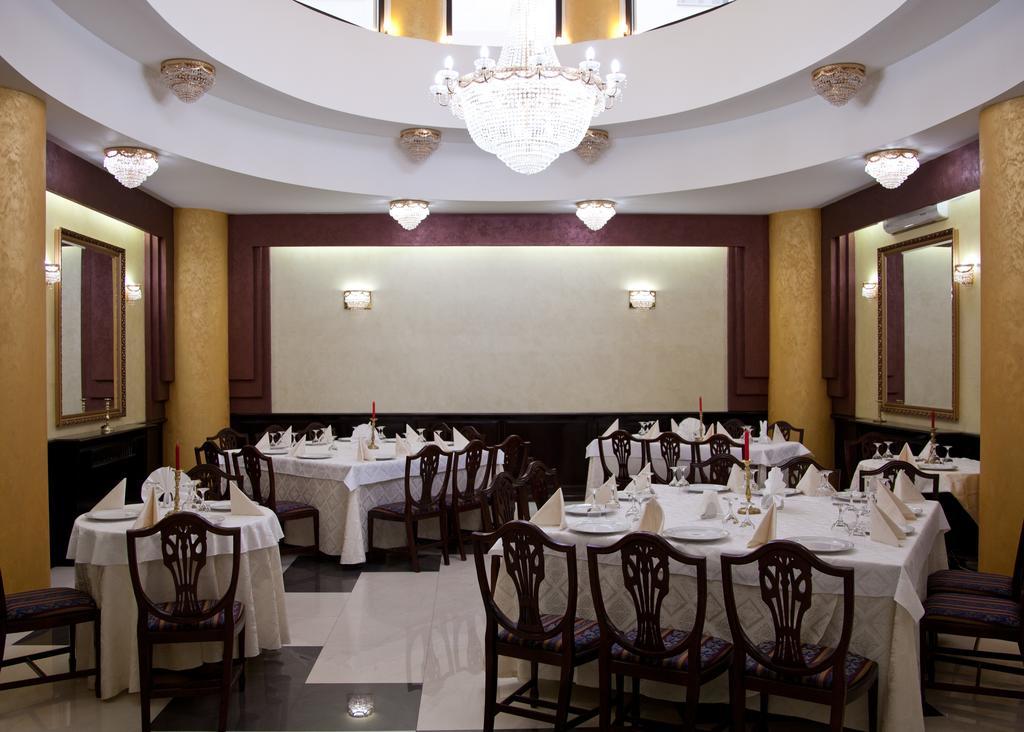 יאשי Hotel Majestic מראה חיצוני תמונה