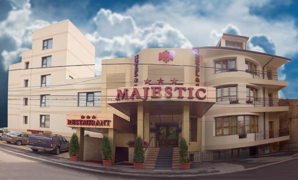 יאשי Hotel Majestic מראה חיצוני תמונה