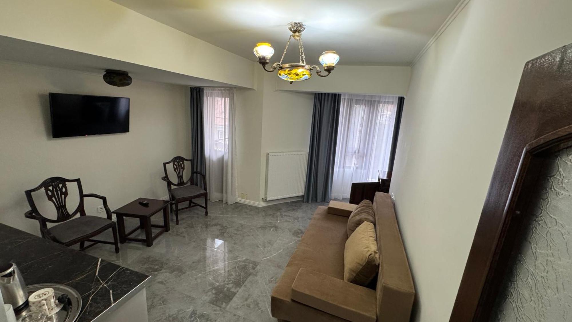 יאשי Hotel Majestic מראה חיצוני תמונה