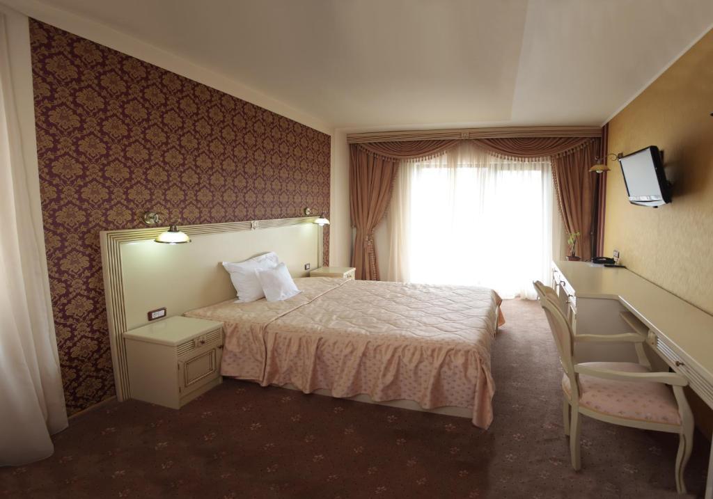 יאשי Hotel Majestic חדר תמונה